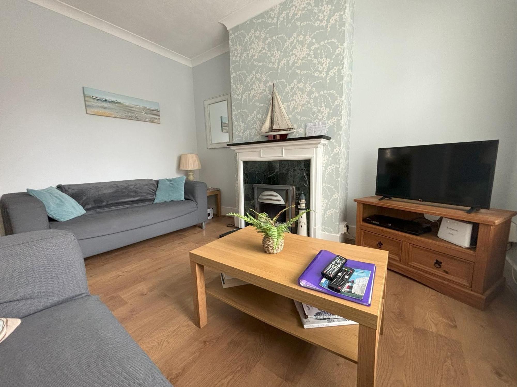 Downs Gate Cottage Eastbourne Bagian luar foto